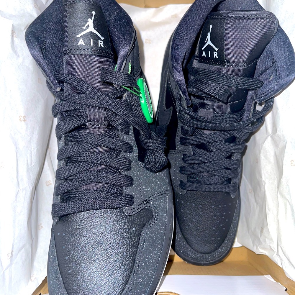 Air jordan 1 mid Black Glitter 🖤